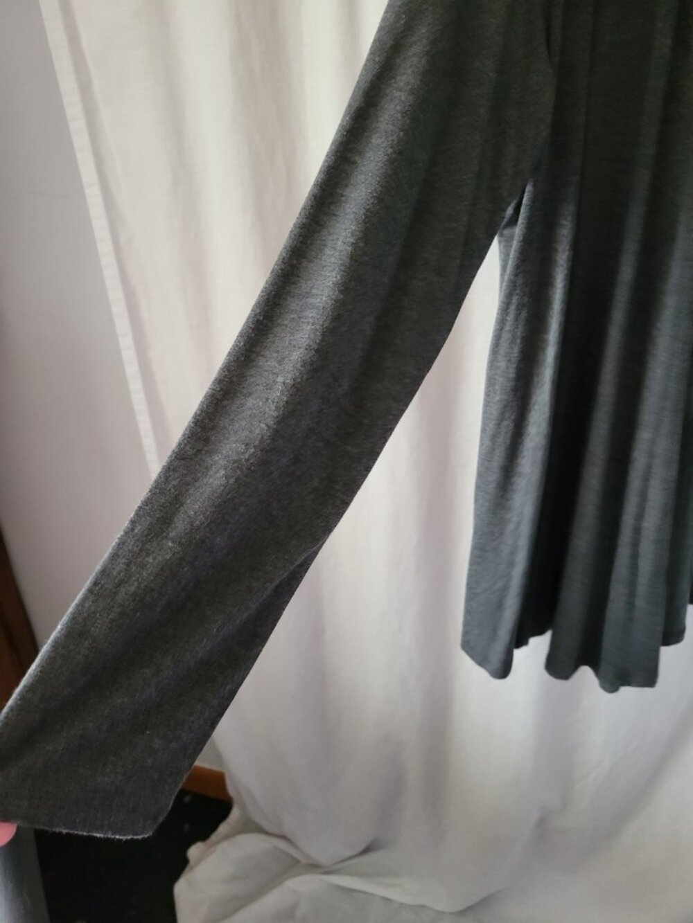NEW Laura Scott Cardigan Open Gray Med. drape Rayon Stretch Feminine flyaway NWT - Picture 3 of 10